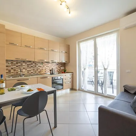 Sirio Mit Gemeinschaftspool Und 200 M Vom Entfernt By Interhome Apartment Borghetto Santo Spirito