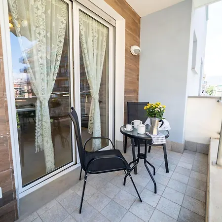 Apartment Sirio Mit Gemeinschaftspool Und 200 M Vom Meer By Interhome アパート