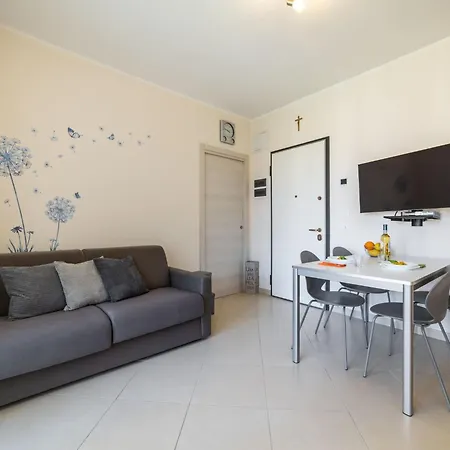 Apartment Sirio Mit Gemeinschaftspool Und 200 M Vom Meer By Interhome アパート